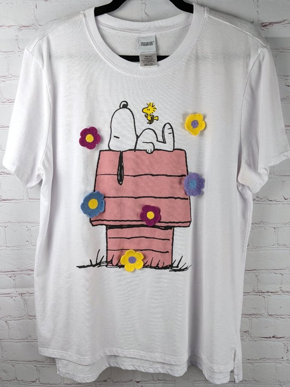 Peanuts Snoopy Crochet Flower Tee XL